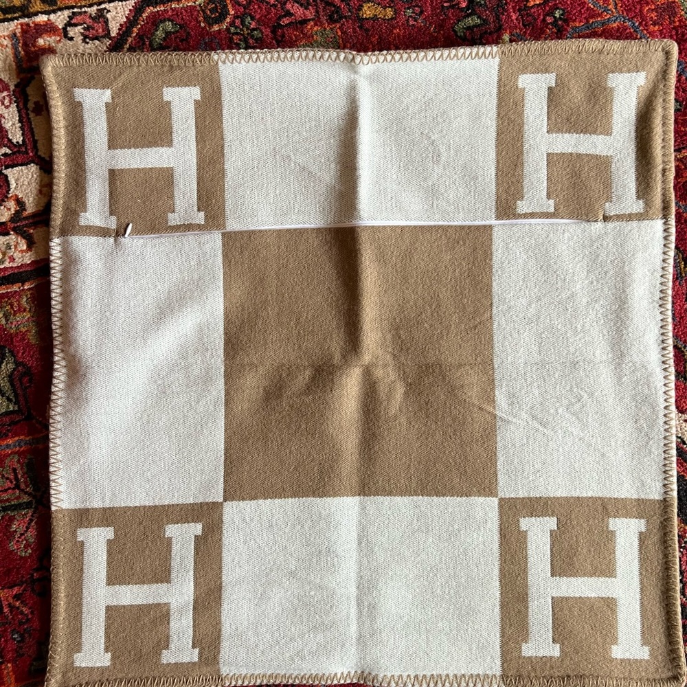 Beautiful Avalon H pillow sham wool and cashmere neutral large new - Picture 8 of 12
